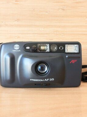 Minolta Freedom AF 35 35mm Point and Shoot Film Camera Tested
